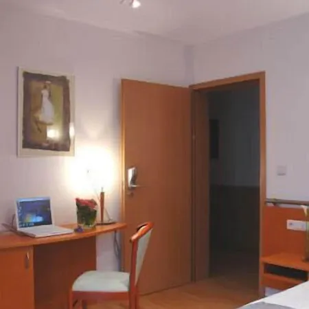 Hotell South Airport Charleroi